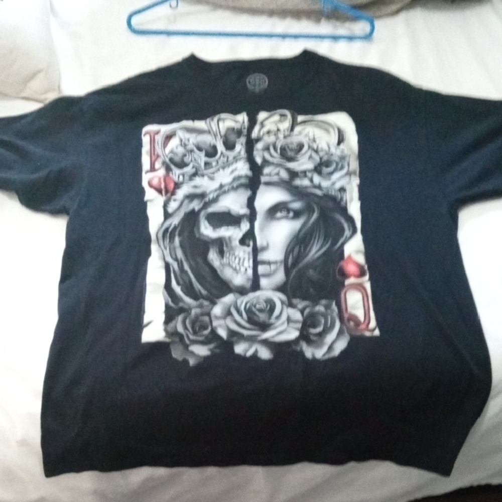 Black Graphic T-Shirt with Skull and Queen Design